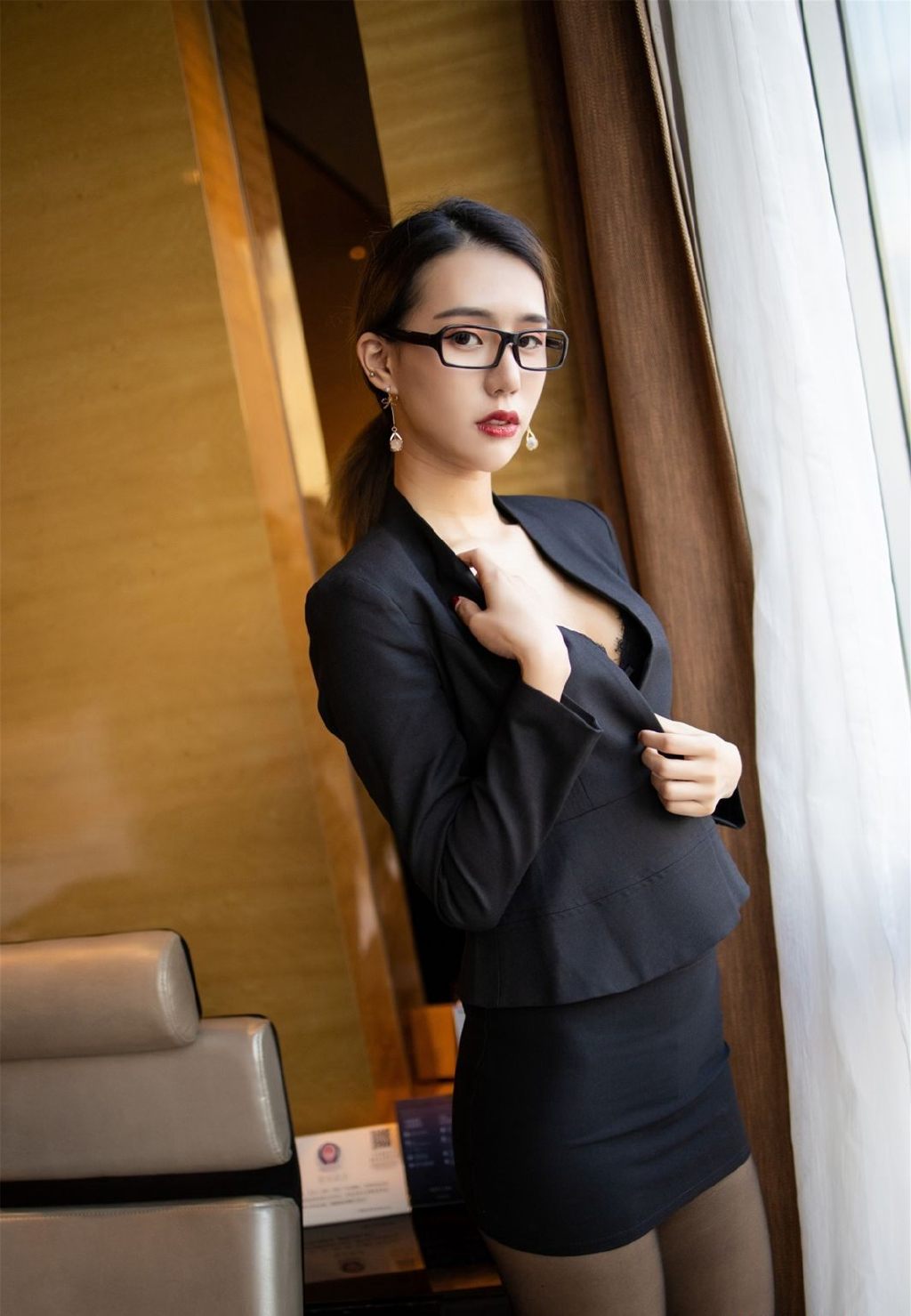 办公室性感女秘书_办公室性感女秘书_办公室性感女秘书