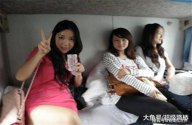 火车美女偷手机游戏_火车上偷跑车的是什么电影_偷火车油
