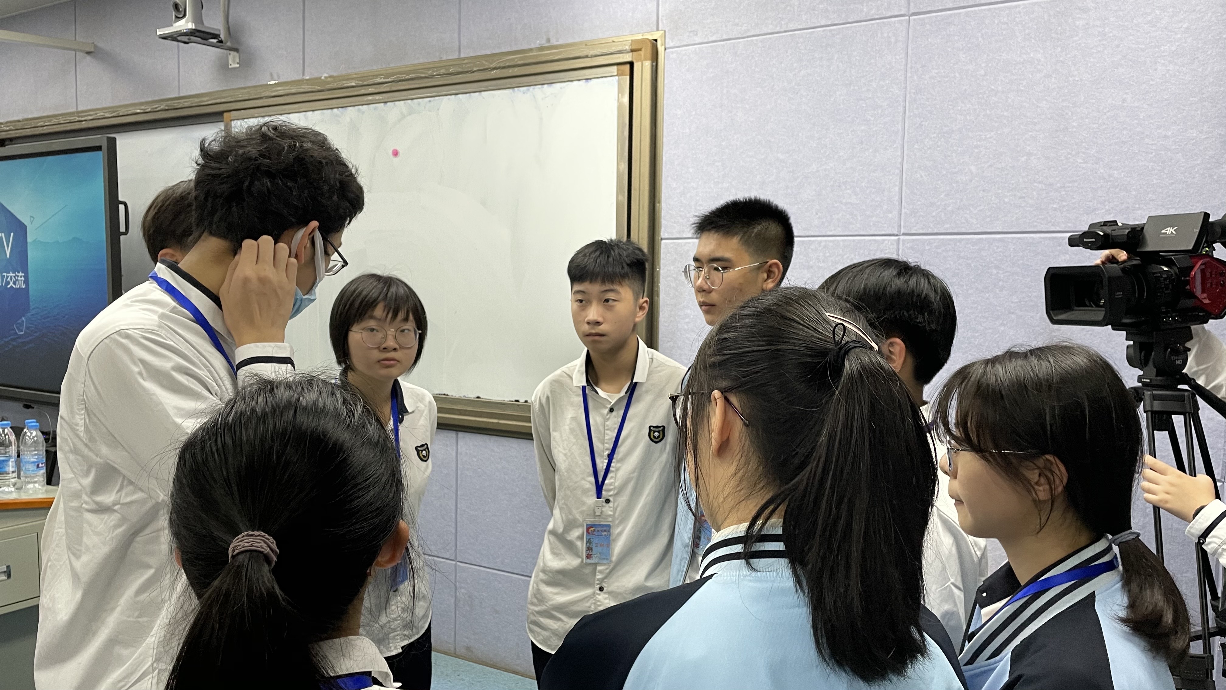 whatsapp是什么的缩写_whatsapp是属于什么_属于是什么关系