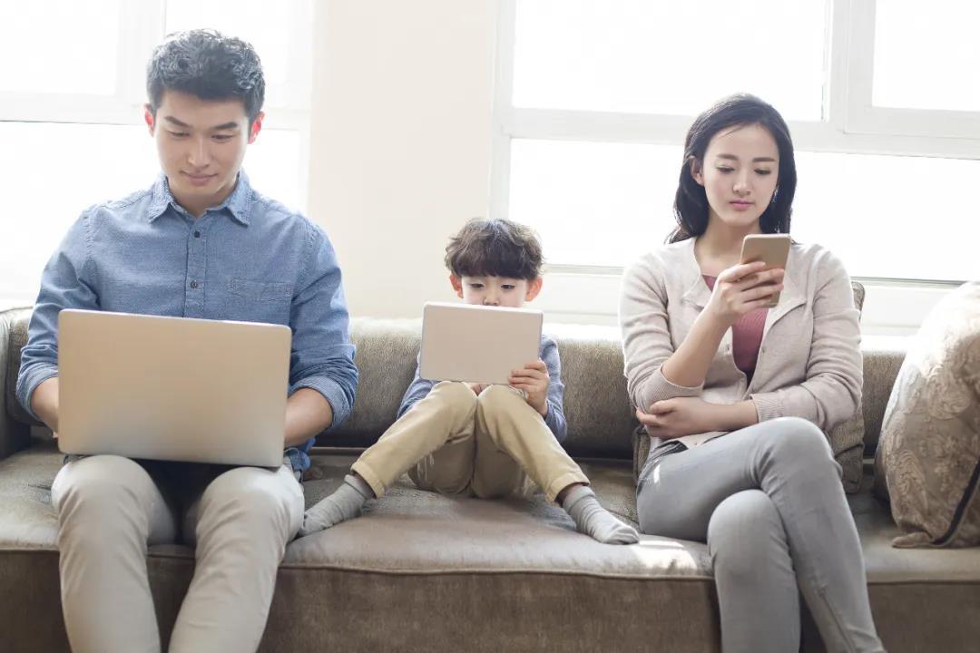 消费手机游戏孩子可以玩吗_孩子手机游戏消费_小孩手机玩游戏消费可以退回吗
