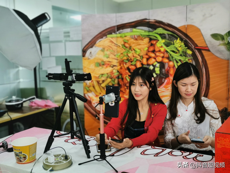 直播平台有哪些软件_直播平台抽奖必中软件_telegram直播平台