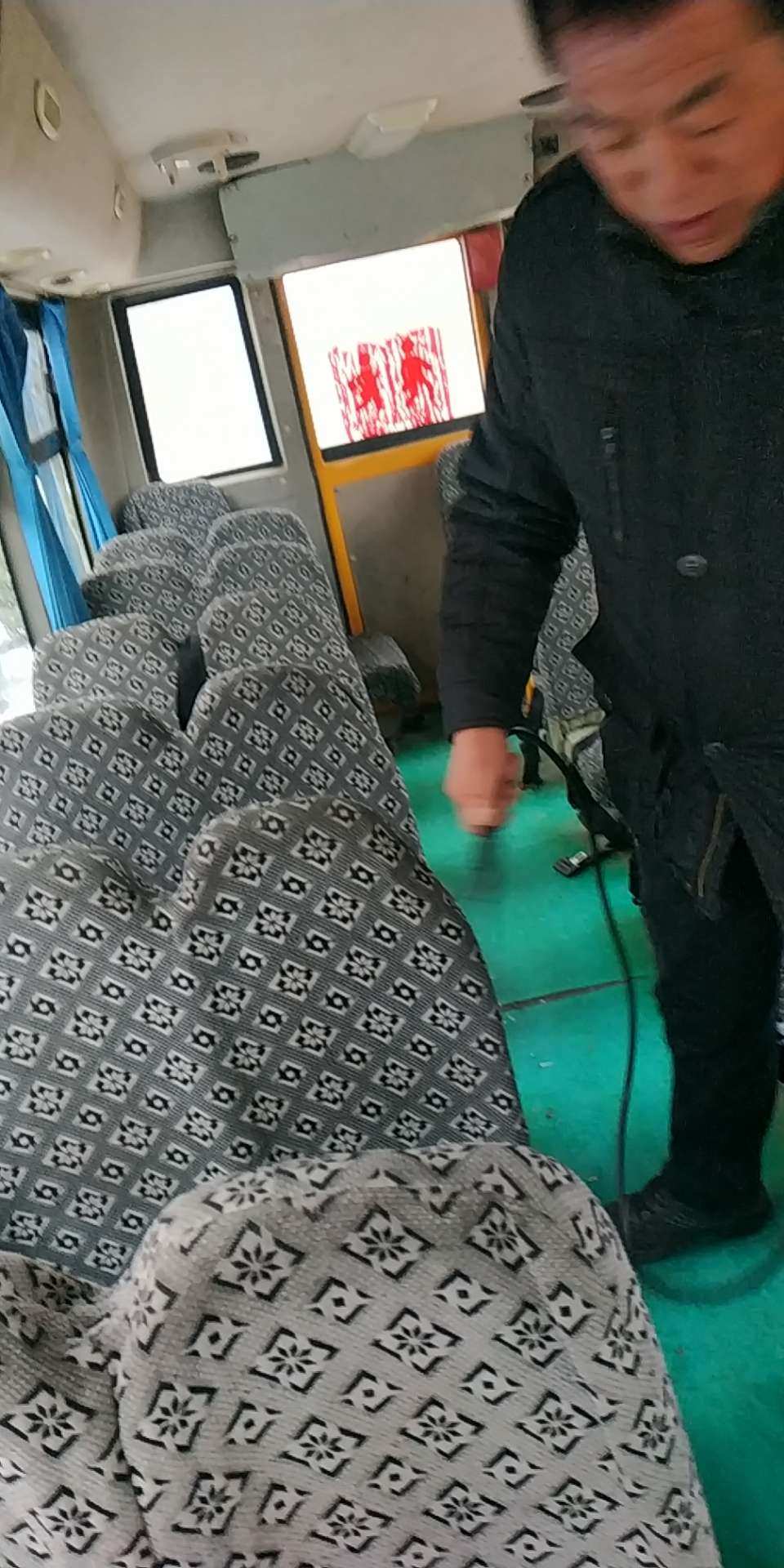 牛小二司机招聘_小司机招工视频_急招小车司机2名