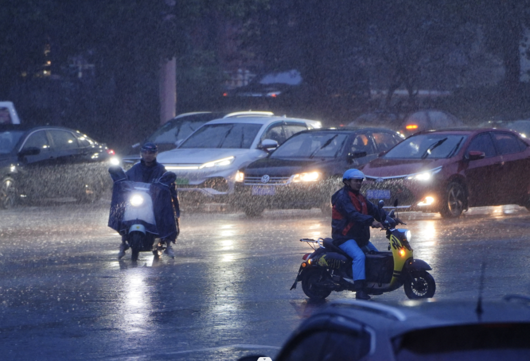 暴雨洗澡游戏怎么玩_暴雨洗澡游戏视频_游戏暴雨 洗澡