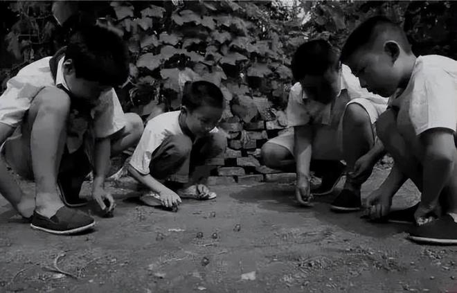 扔棍子游戏_拿掉棍子让人通关的游戏_打掉一根棍子其余的不掉下来的游戏叫什么