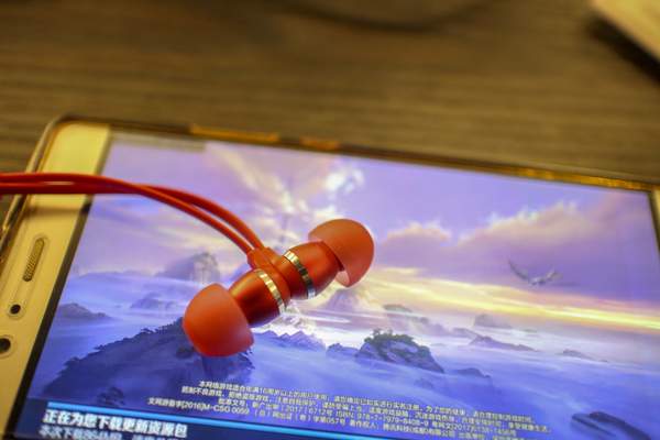 耳机开麦游戏声音变小_打游戏耳机麦克风声音小_玩游戏耳机麦克风声音小