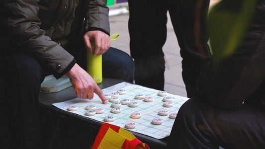 象棋玩好比较厉害的人_象棋玩好比较好的软件_象棋在哪里玩比较好