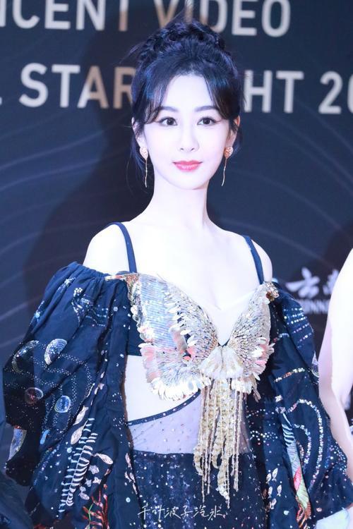 杨紫 王者荣耀_王者荣耀杨紫几年介绍_王者荣耀明星赛杨紫的视频