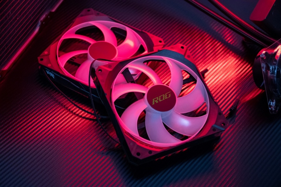 960作为显卡中的优秀代表,其产品性能与价位堪称翘楚,性价比极高。较之其他_各价位显卡推荐_最具性价比的显卡品牌
