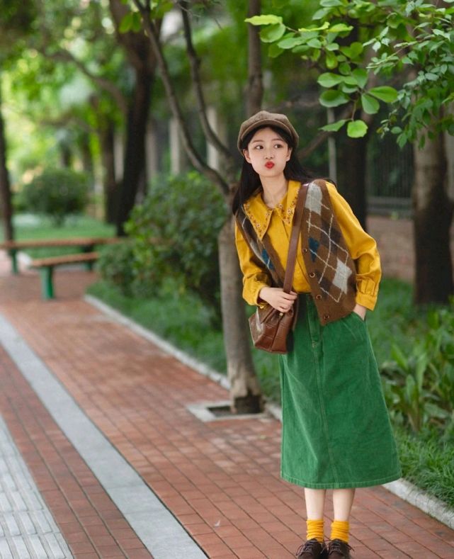 老牌西安美发化妆学院_美发顾客回访话术_3、除了美发之外,玩家还可以为顾客提供化妆和服装搭配服务,让顾客从头到脚焕然一