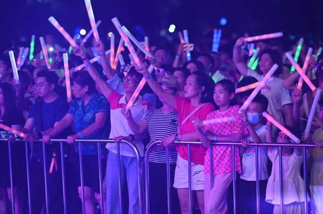 游戏指挥怎么放音乐_游戏指挥放的音乐_指挥放音乐游戏怎么玩