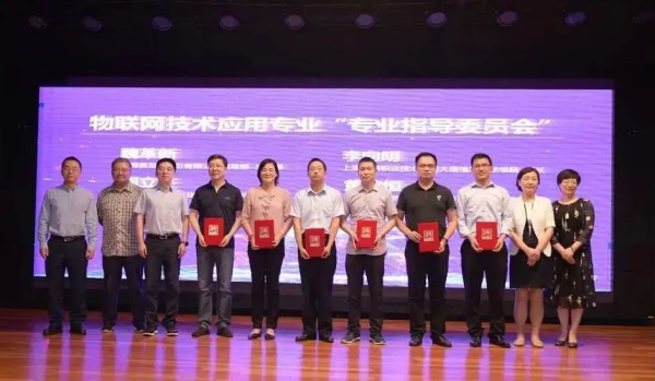 为相关行业的工作者带来了大量就业与创业契机。最后,从社会这个大角度看,游戏业_就业创业新举措_创业带动就业人数